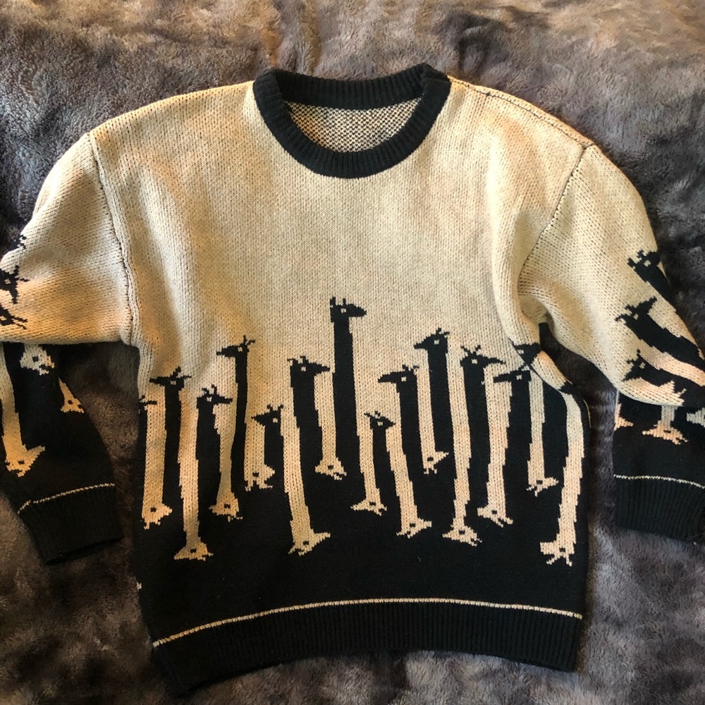 Vintage animal print sweater. Llama or giraffe